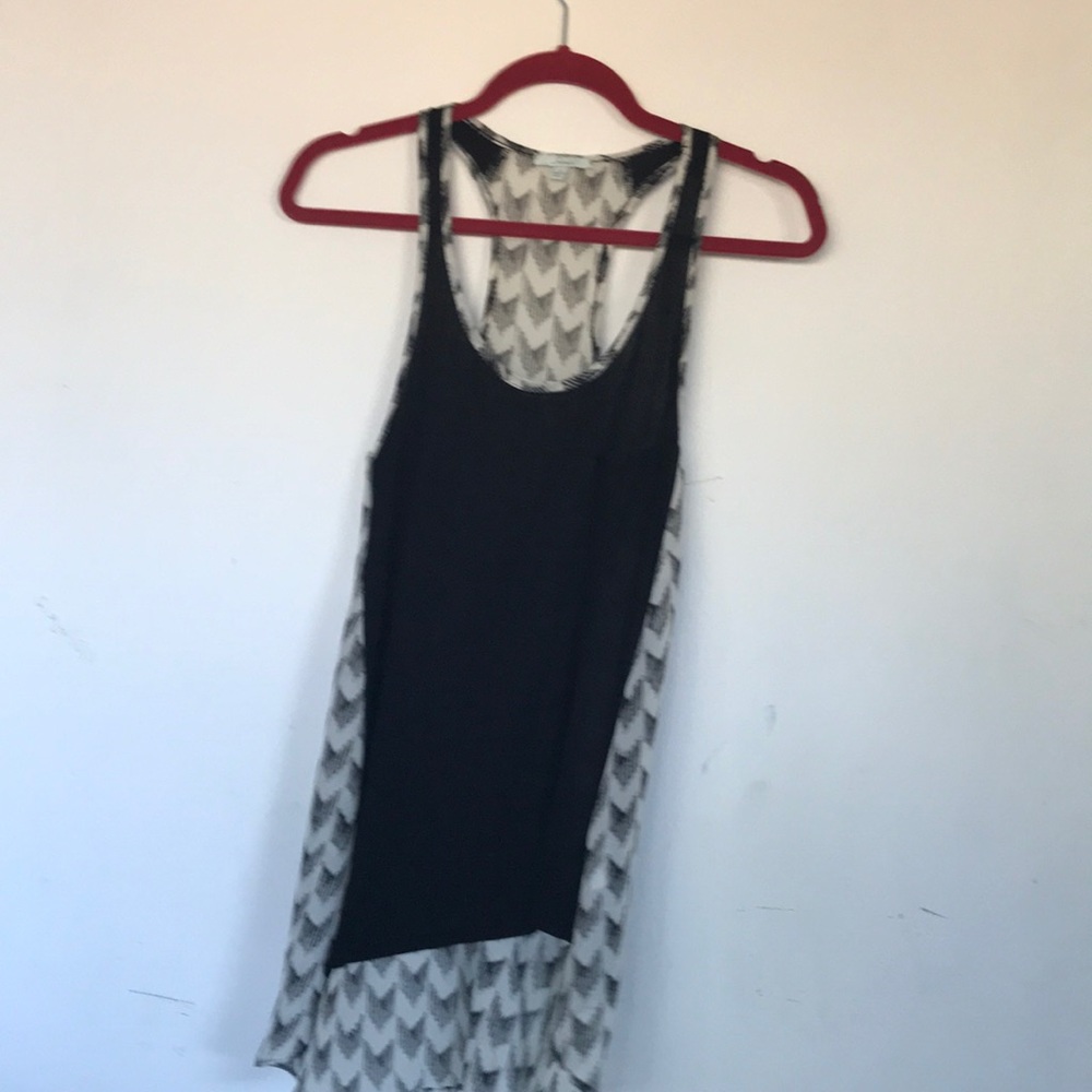 Hi-lo black and white top